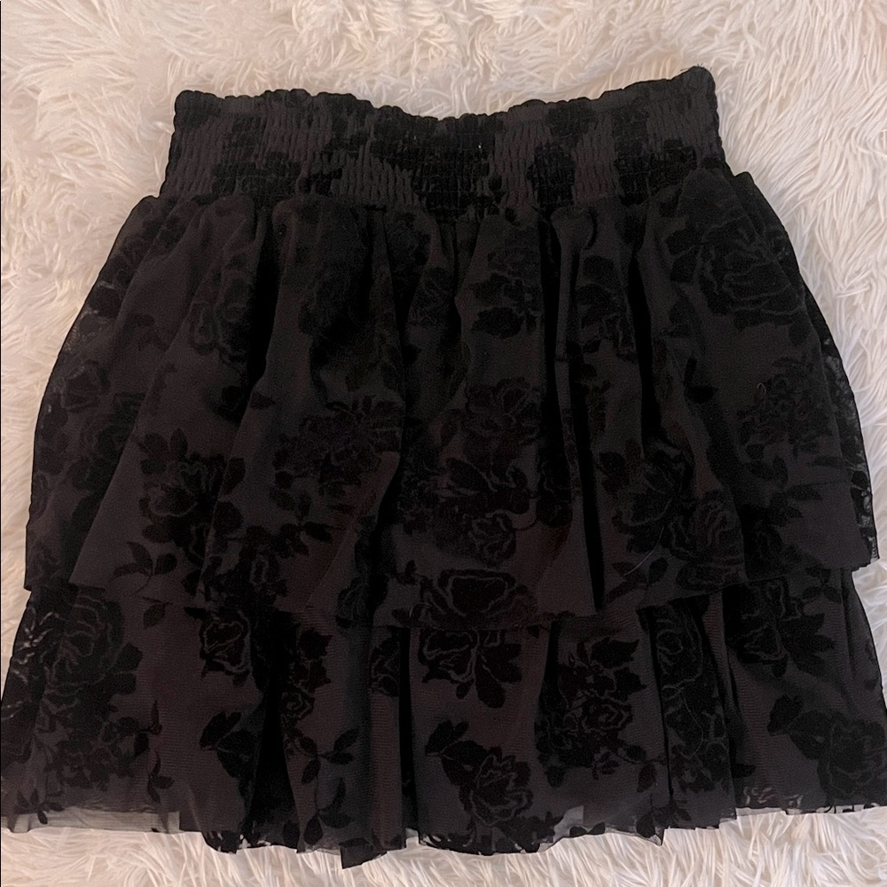 Chelsea & Violet Black Floral Velvet Skirt Size Large (12/14) NWT